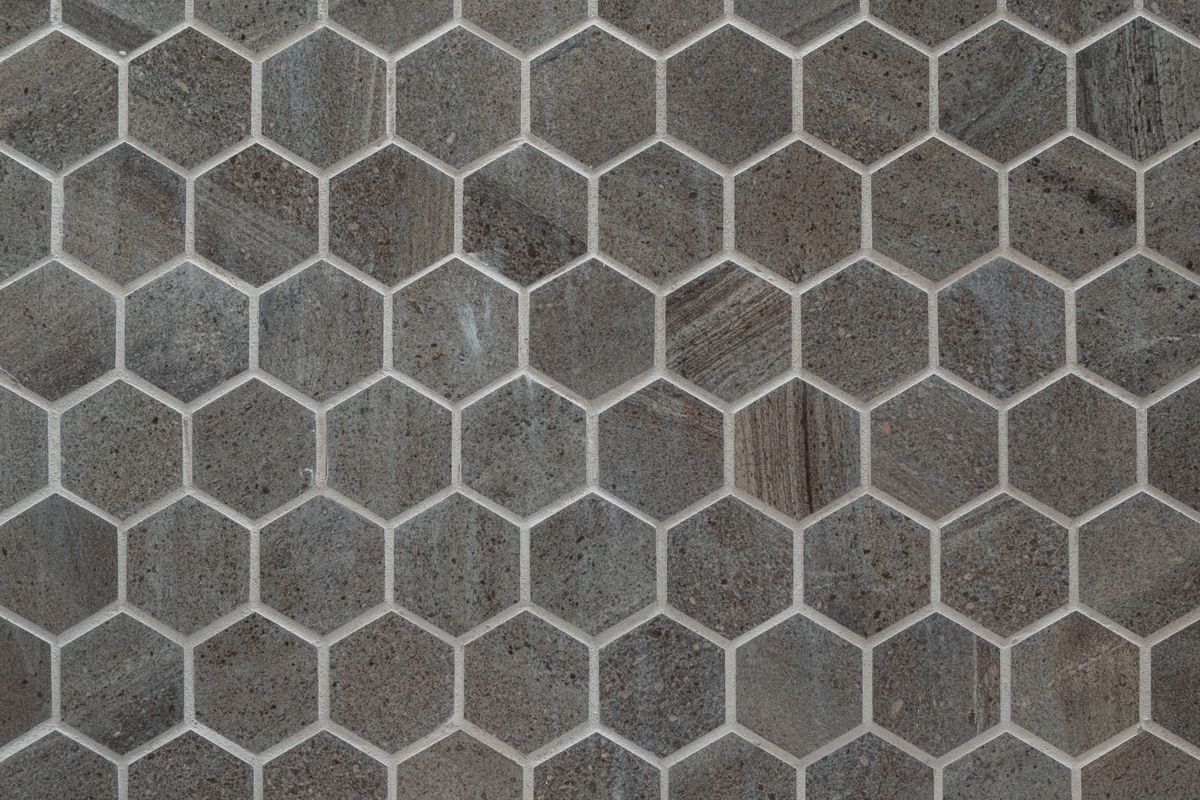Cerámica hexagonal o formatos especiales: ¿vale la pena el costo extra?