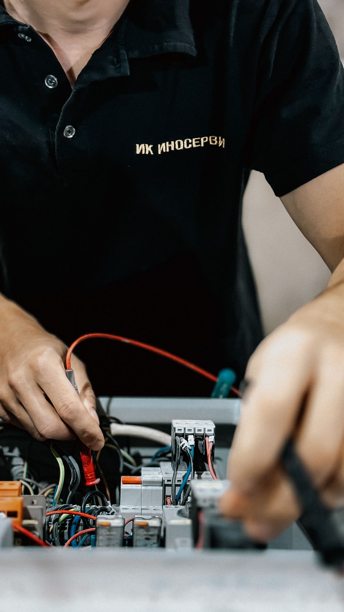 Cuánto cuesta instalar un enchufe o circuito nuevo en casa