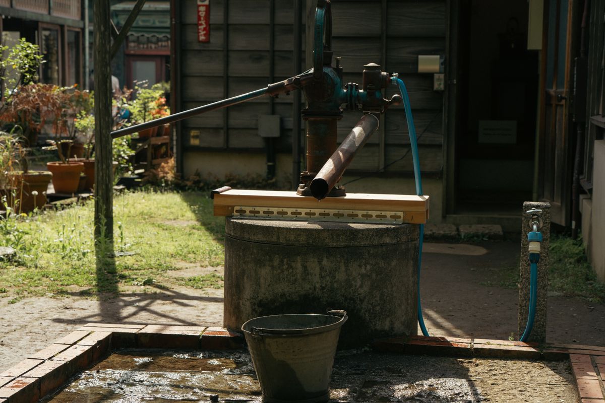 Fuga de agua antes del medidor, en la matriz de entrada: ¿qué hacer?