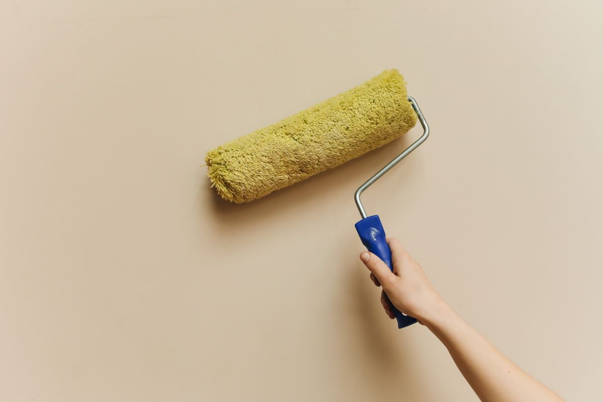 Pintura texturada vs lisa: cuál elegir para interiores